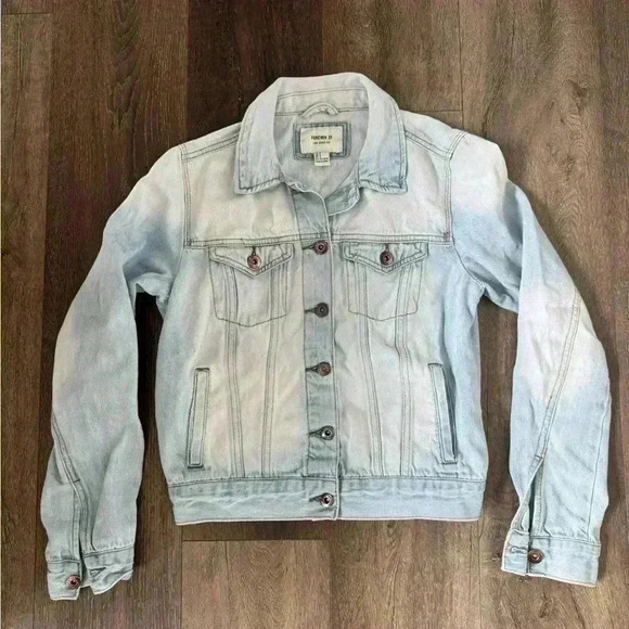 Forever 21 Jean Jacket.  Women’s size small.  Light wash denim. - Picture 1 of 6